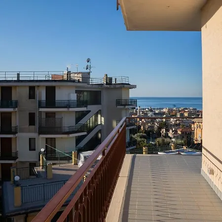 Apartment Casa Panorama: Seaview Retreat Near Center With Free Parking Chiavari